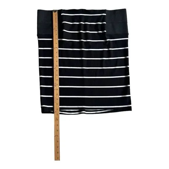 TORRID‎ Black and White Stripe Pull On Pencil Skirt Size 3 - Picture 4 of 9